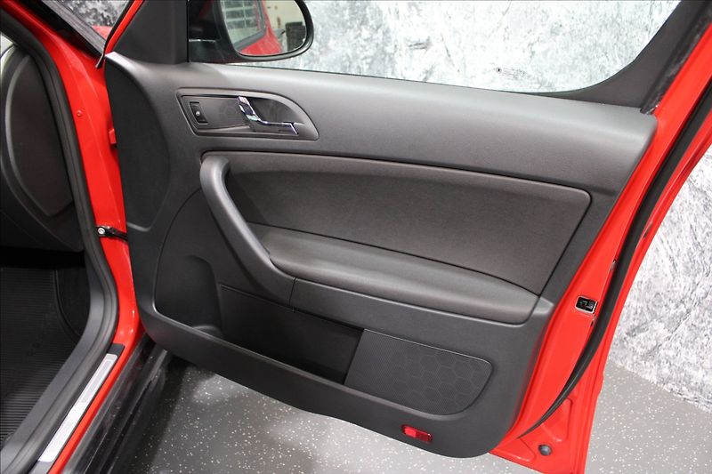 Škoda Yeti 2,0 TDI Monte Carlo rezervován - fotka 10 z 31