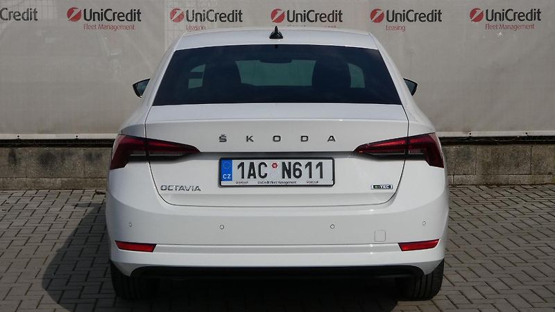 Škoda Octavia 1.5 TSI DSG Ambition - fotka 4 z 22