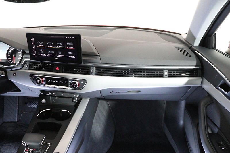 Audi A4 Avant Sline 35 TDI Stronic - fotka 21 z 24