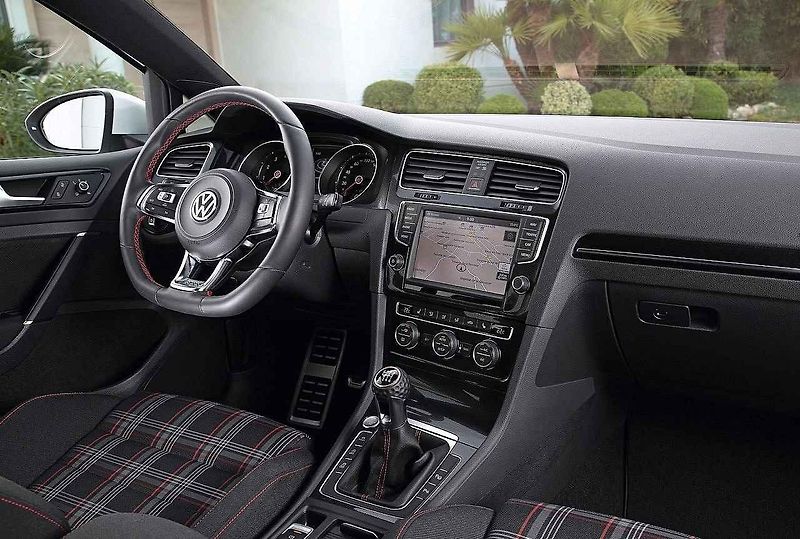 Aktuální Volkswagen Golf GTI Performance.