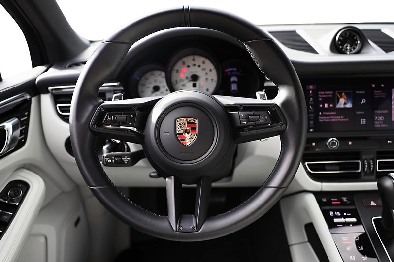 Porsche Macan (2023) - fotka 16 z 25
