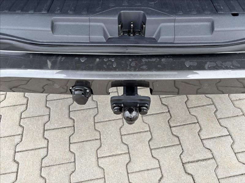 Ford Tourneo Custom 2,0 125kW Titanium X AWD L2 - fotka 12 z 48
