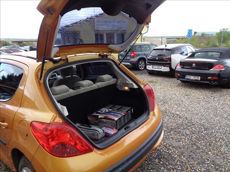 Peugeot 207 1,4 - fotka 17 z 18