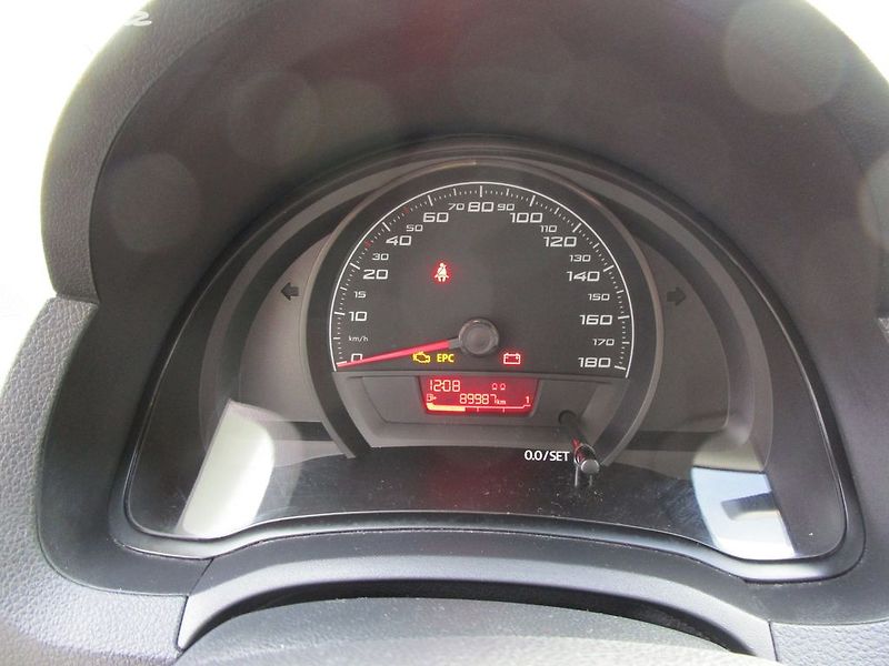Seat Mii 1,0 - 44KW - NOVÁ STK+OLEJ - fotka 12 z 19