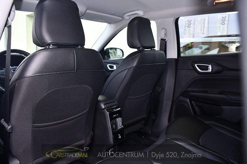 Jeep Compass 1.5l GSE T4 48V e-Hybrid - fotka 12 z 50