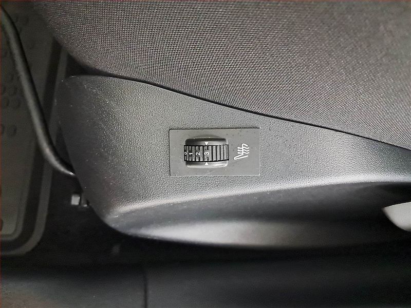 Peugeot 208 (2016) 1.2 PureTech, Automat - fotka 18 z 23