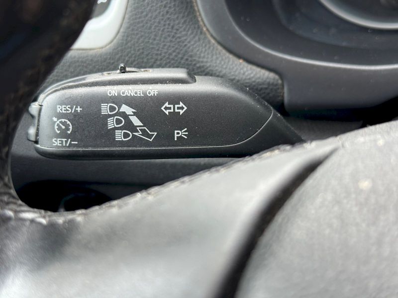 Škoda Fabia (2009) Elegance Edition Combi 1.4 MPI - fotka 13 z 24