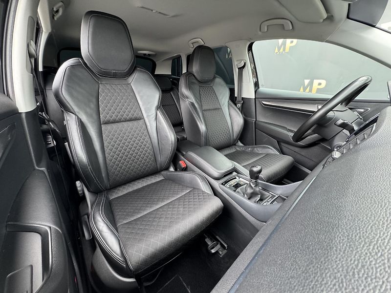 Škoda Karoq (2018) 1.5TSi MAN Style+ Kessy, tažné - fotka 20 z 52