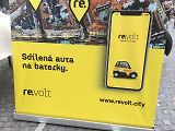 Projekt Re.volt carsharing, tedy sdílení malých elektronických vozidel, hodlá dobýt Prahu.