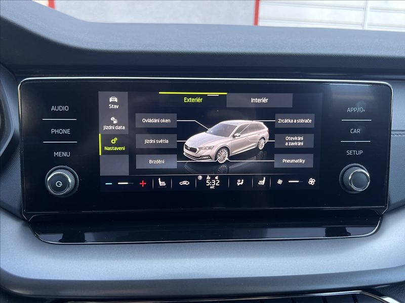 Škoda Octavia 2,0 TDI 85kW Active Combi - fotka 32 z 37