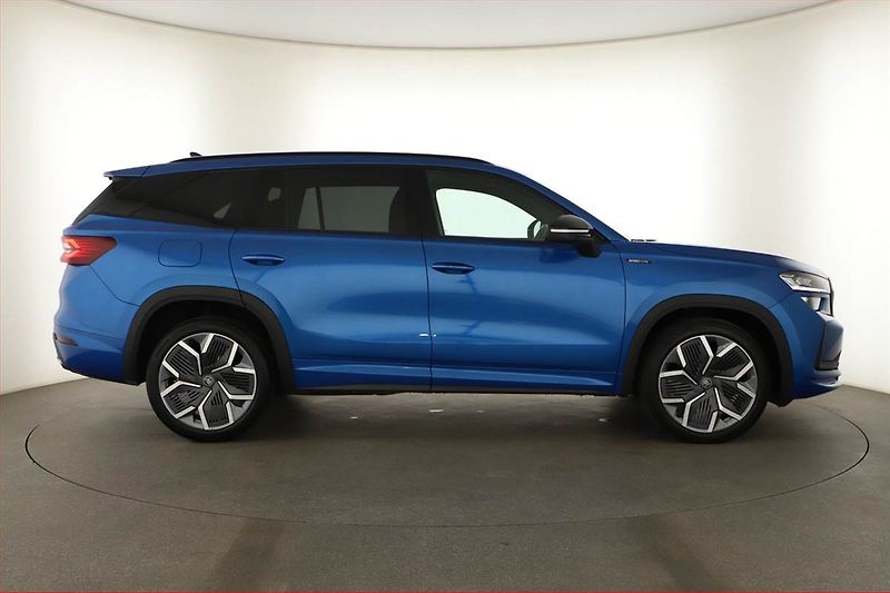 Škoda Kodiaq (2025) 2.0 TDI, Sportline, Navigace - fotka 6 z 21