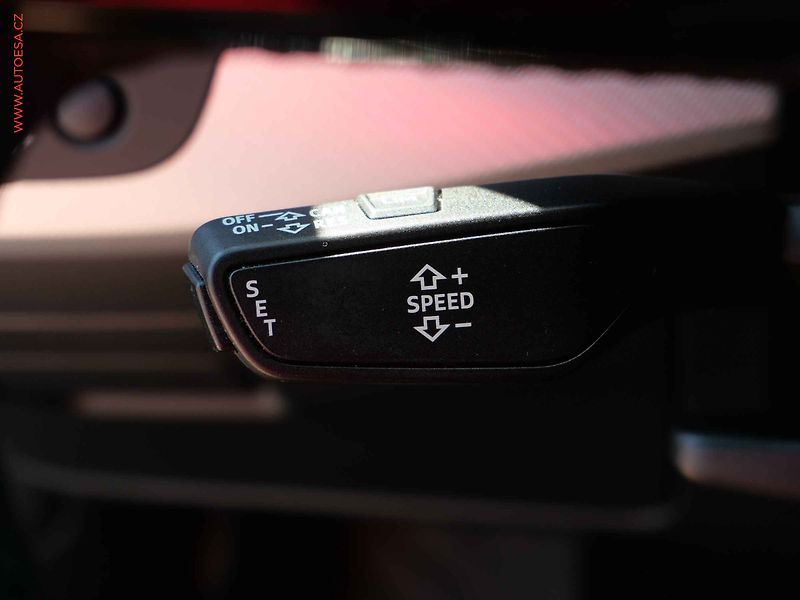 Audi A4 (2018) 3.0 TDi, servis.kniha, AT - fotka 14 z 24