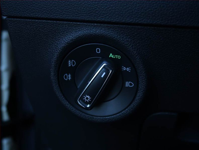 Škoda Karoq (2019) Style Plus 2.0 TDI - fotka 17 z 23