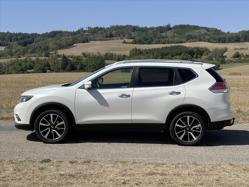 Nissan X-Trail 1,6 dCi 96kw 4WD Kůže Panorama - fotka 4 z 39