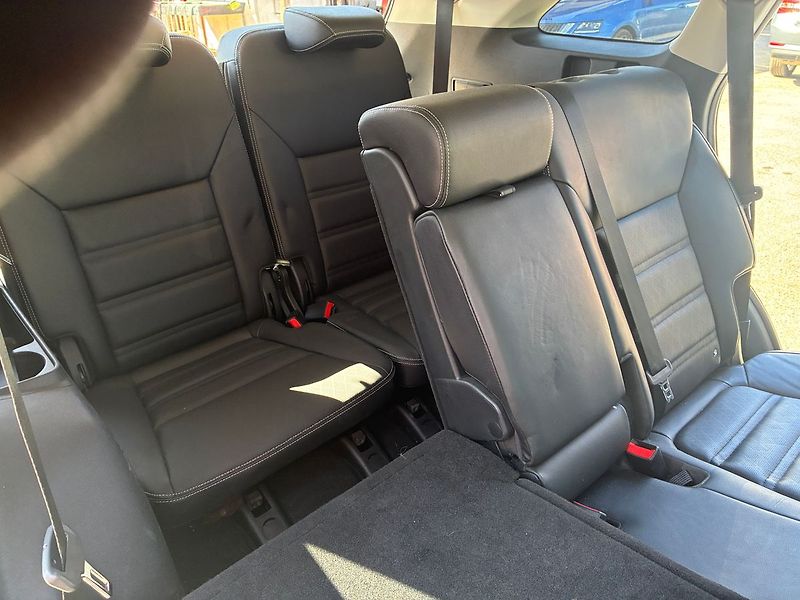 Kia Sorento GT LINE 2.2 CRDi 4x4 7 míst - fotka 21 z 24
