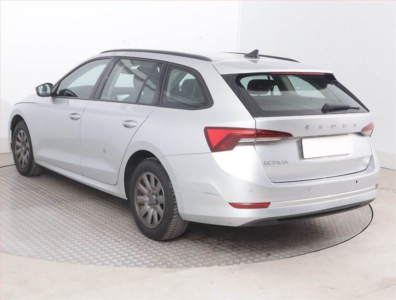 Škoda Octavia (2022) Ambition 2.0 TDI, ČR,1.maj - fotka 4 z 15