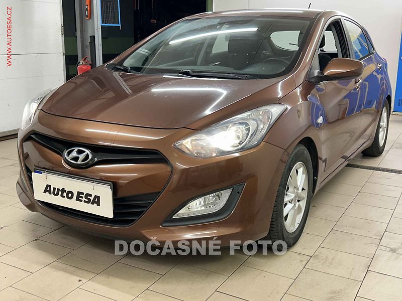 Hyundai i30 (2013) 1.4i, 2.maj,ČR, AC - fotka 1 z 3