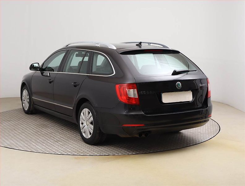 Škoda Superb (2010) 2.0 TDI, Xenony, Tempomat - fotka 4 z 23