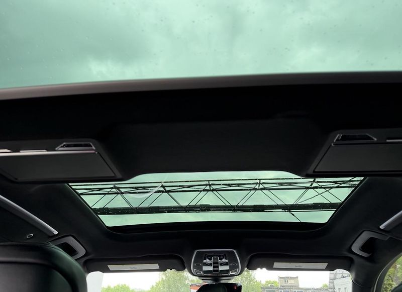 Audi A8 (2021) +60TFSi+LONG+S-LINE+po servise - fotka 25 z 25