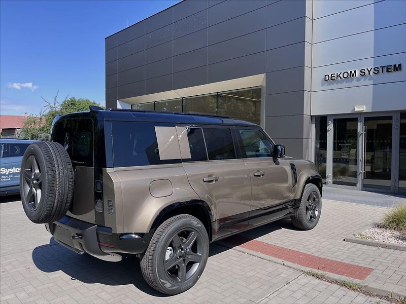 Land Rover Defender (2026) 3,0 110 X-Dynamic SE D250 AWD - fotka 5 z 19