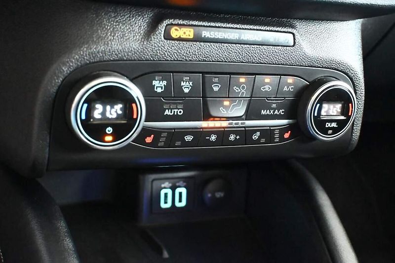 Ford Focus (2021) 2.0 VIGNALE LED ACC Tažné BO 8 - fotka 19 z 40