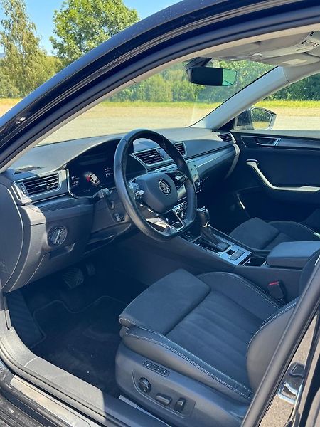 Škoda Superb (2023) 4x4 - fotka 7 z 21