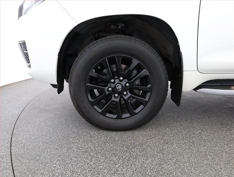 Toyota Land Cruiser (2023) 2.8 D-4D - fotka 22 z 22