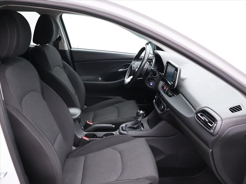 Hyundai i30 1,6 CRDi 85kW Aut. Style CZ - fotka 12 z 36