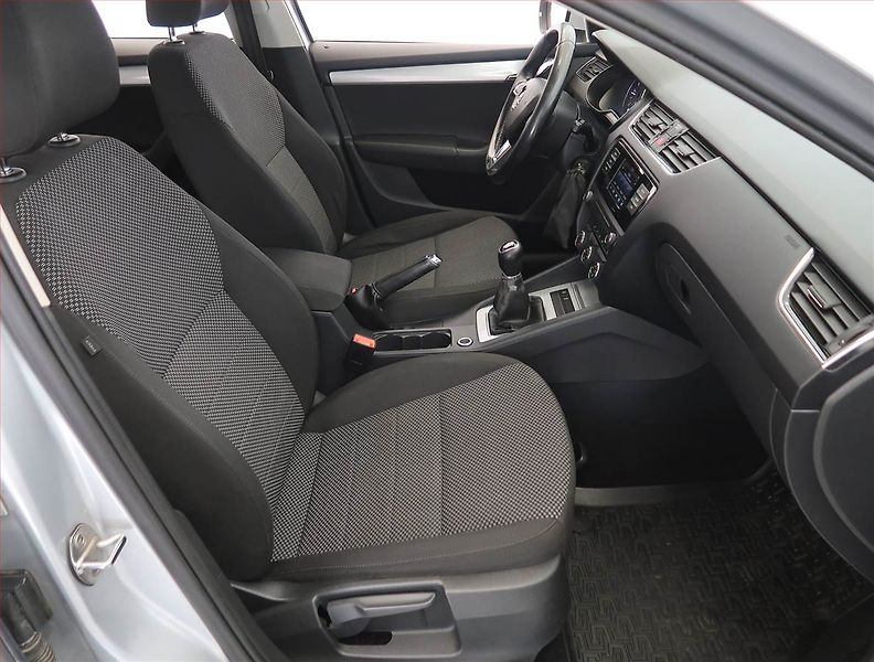 Škoda Octavia (2017) Ambition Plus 1.6 TDI - fotka 9 z 17