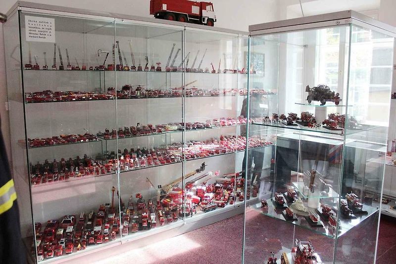 Hasičské muzeum v Krupce, má nádhernou expozici, kterou zdobí jedna z největších kolekcí motorových čerpadel - stříkaček značky Flader. Expozice se chystá na oslavu desátých narozenin.