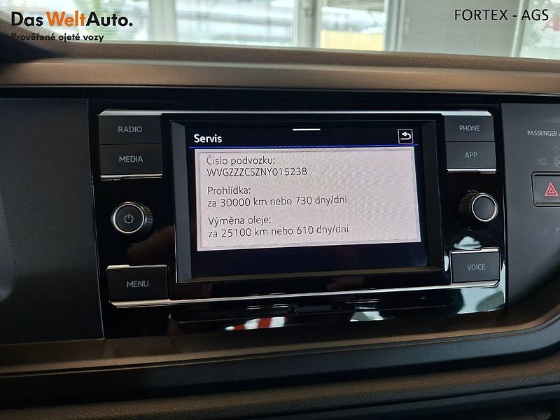 Volkswagen Taigo (2022) 1.0 TSI,70kW - fotka 22 z 28