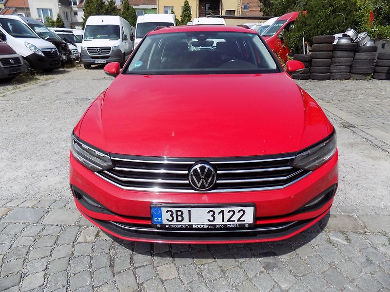 Volkswagen Passat Variant 2,0 TDI 110 KW DSG VÝHŘEV LED - fotka 3 z 43