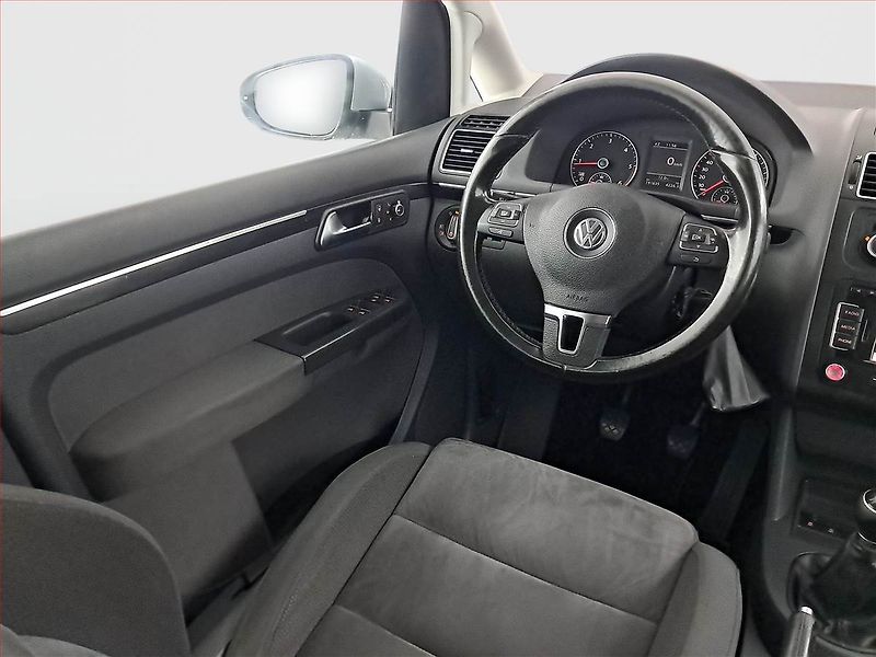 Volkswagen Touran (2011) Comfortline 1.6 TDI, Navi - fotka 7 z 18