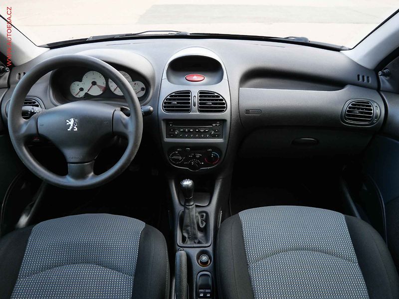 Peugeot 206 (2004) 1.4HDi, X-Line, AC - fotka 8 z 16