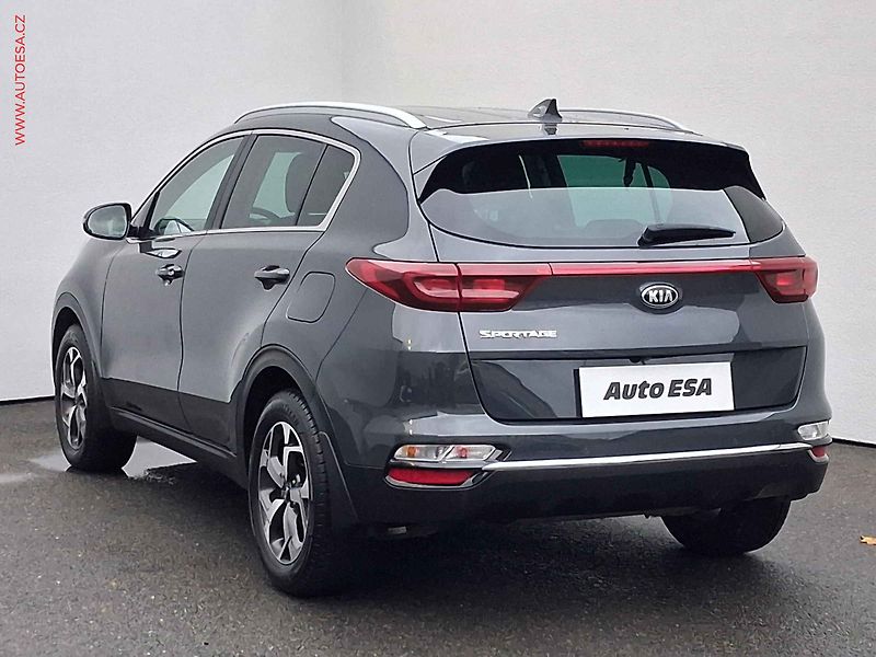 Kia Sportage (2020) 1.6 T-GDi, 2.maj, AC, park - fotka 6 z 18