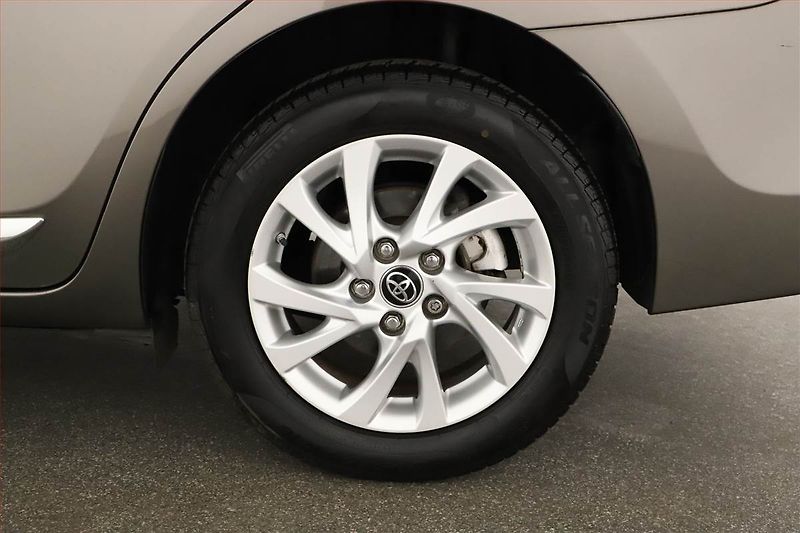 Toyota Corolla (2017) 1.6 Valvematic, Serv.kniha - fotka 17 z 17