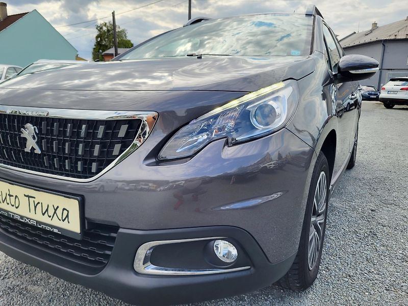 Peugeot 2008 1.2 PureTech 82k ČR 1.majitel - fotka 34 z 47
