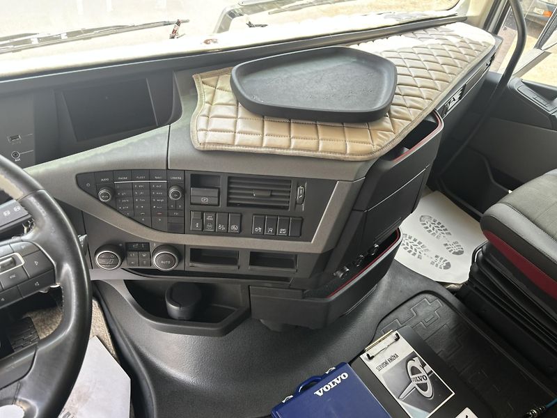 Volvo FH 13 500 EURO 6 - fotka 24 z 28