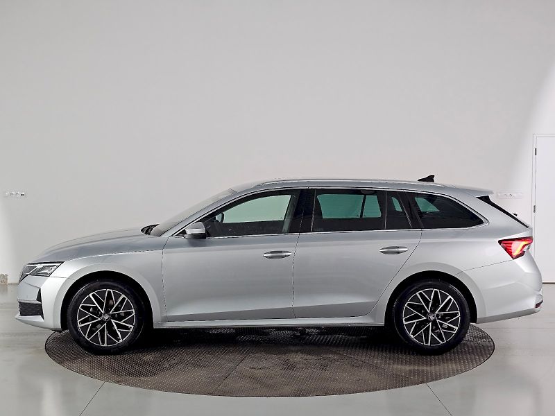 Škoda Octavia (2025) COMBI 1,5 TSI DSG TOP SELECTIO - fotka 3 z 30
