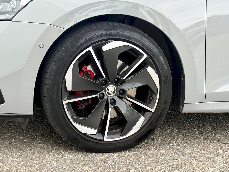 Škoda Octavia (2021) Combi DSG 2.0 TDI / 147kW / RS - fotka 25 z 33