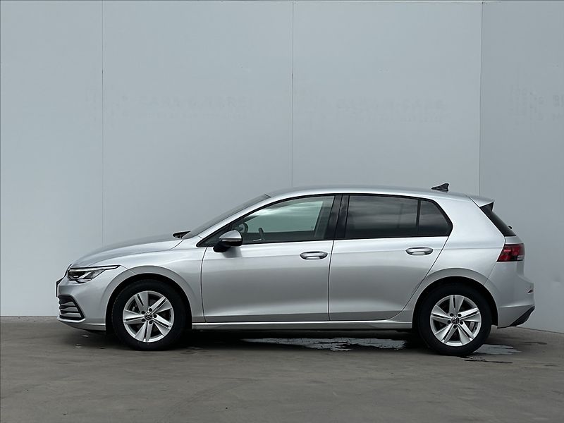 Volkswagen Golf 1,0 TSI Life Kamera KESSY - fotka 2 z 22