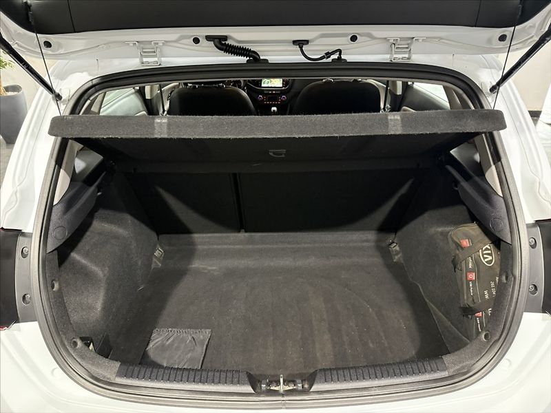 Kia Ceed 1,6   CRDI 94KW NAVI KAMERA ČR - fotka 32 z 44
