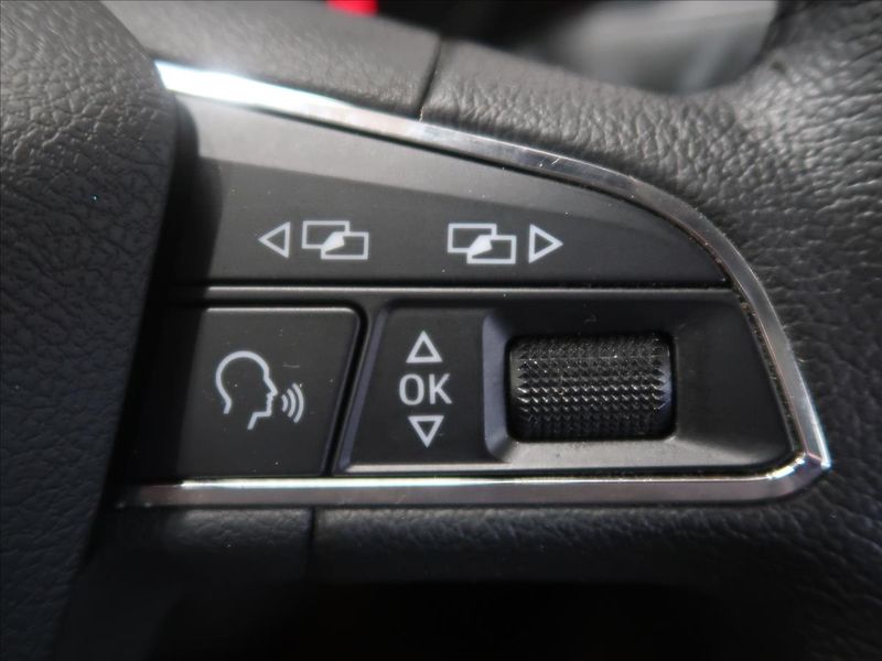 Seat Leon 2,0 TDI 110KW DSG Stylance - fotka 20 z 33