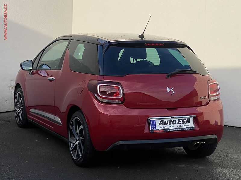 DS Automobiles DS3 (2018) 1.2 PT SportChic, AC, výhřev - fotka 6 z 17