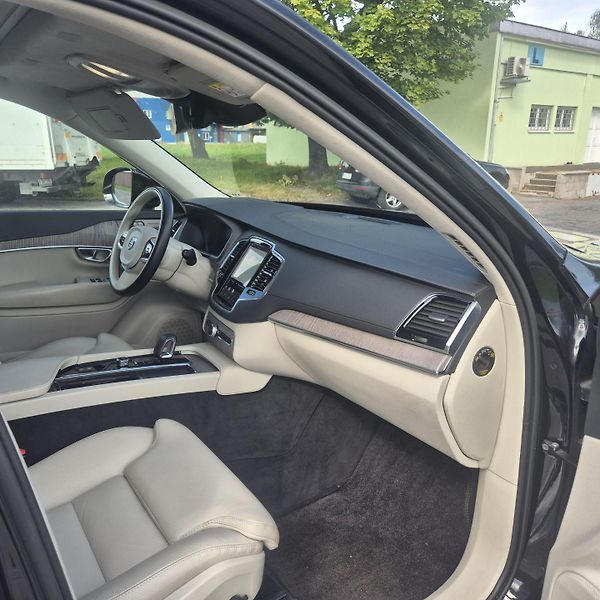 Volvo XC90 (2023) - fotka 9 z 18