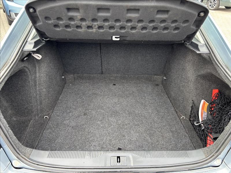 Škoda Octavia 1,9 TDI 77kW Ambiente - fotka 11 z 30