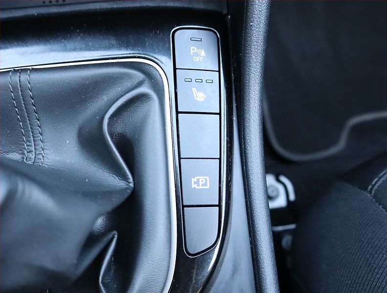 Hyundai Tucson (2021) 1.6 T-GDI - fotka 17 z 19