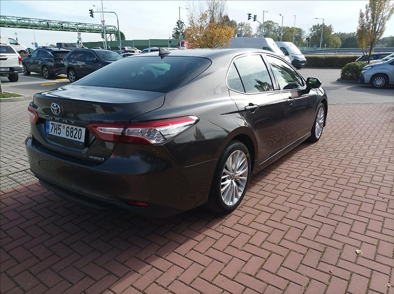 Toyota Camry 2,5 Executive - fotka 4 z 21