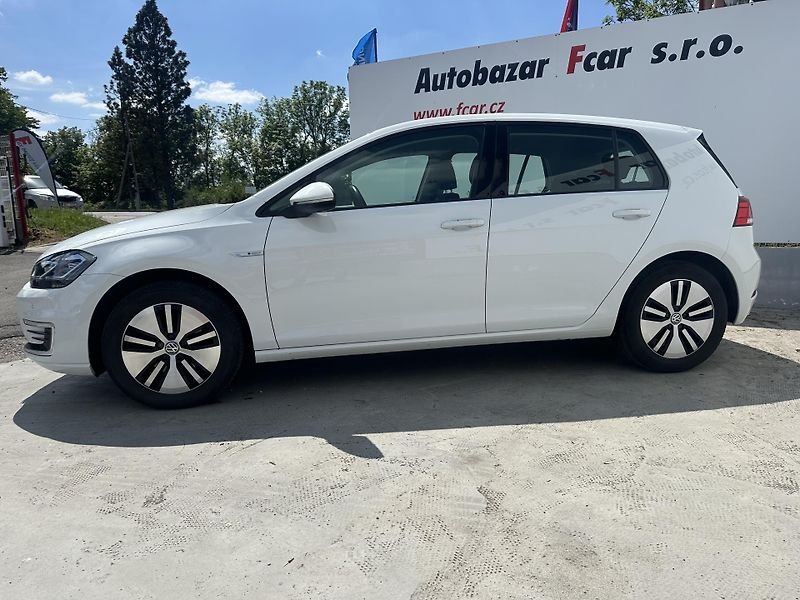 Volkswagen e-Golf (2020) 100kW, rezervace - fotka 5 z 30