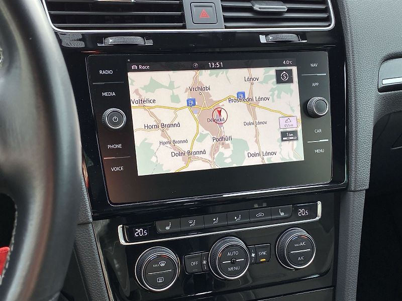 Volkswagen Golf (2019) 2.0 TSI DSG 4Motion R-Line - fotka 11 z 34